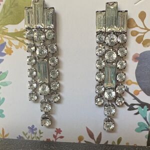 Source Unknown Silver Crystal Dangle Earrings